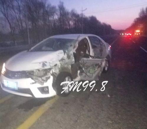 国产轿车被撞视频播放,事故现场惊心动魄  第2张